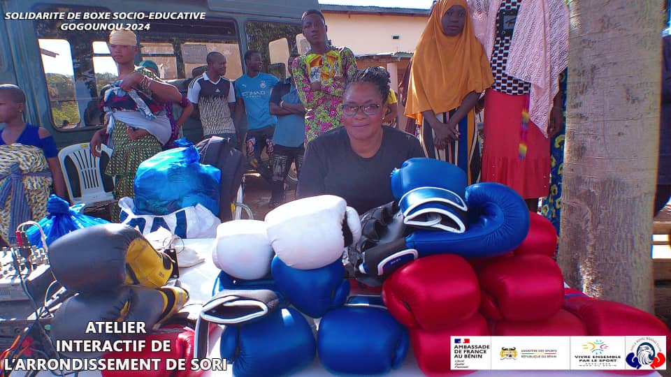Activités interactives menées sur l'esplanade du Bureau d'arrondissement de SORI